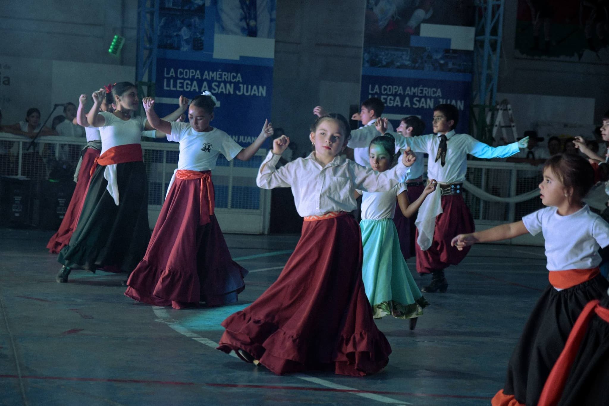 IGLESIA BAILA,  REUNIÓ ACADEMIAS LOCALES, FAMILIAS Y FERIANTES